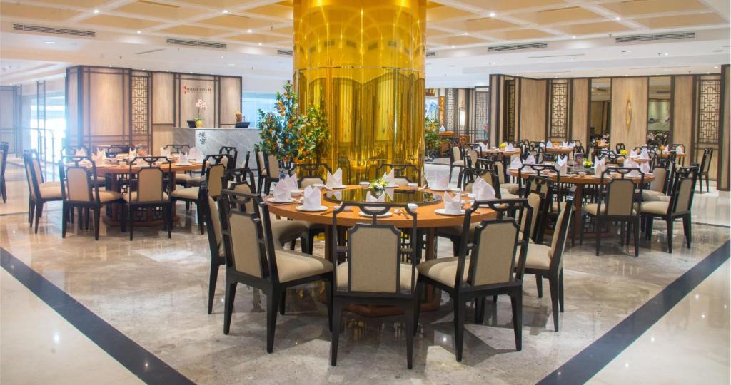 Restaurace v ubytování Gumaya Tower Hotel