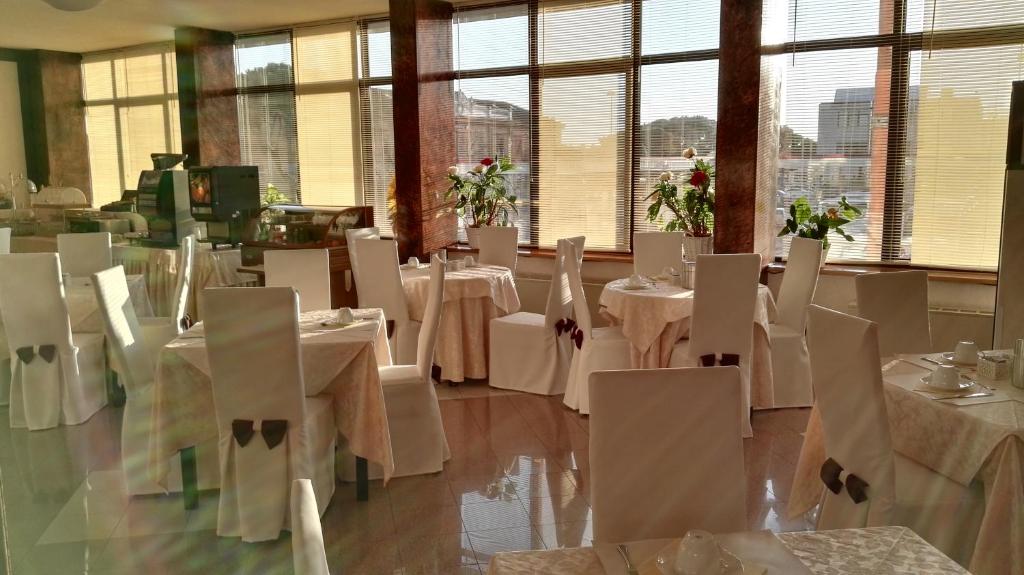 Restaurace v ubytování Hotel Alexander