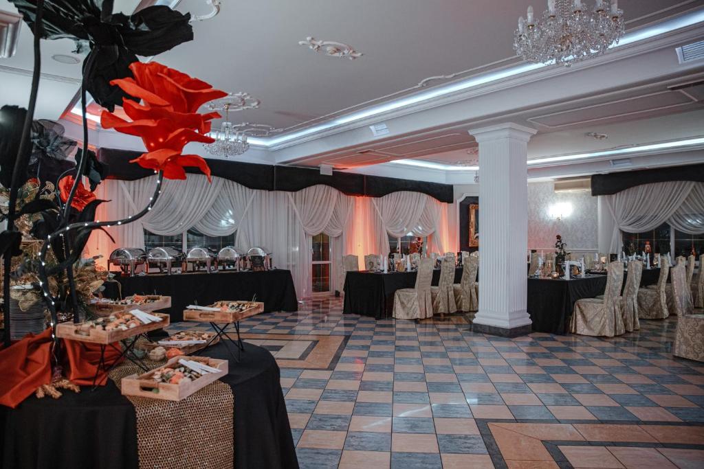 Dwór Czarneckiego - Resim 44