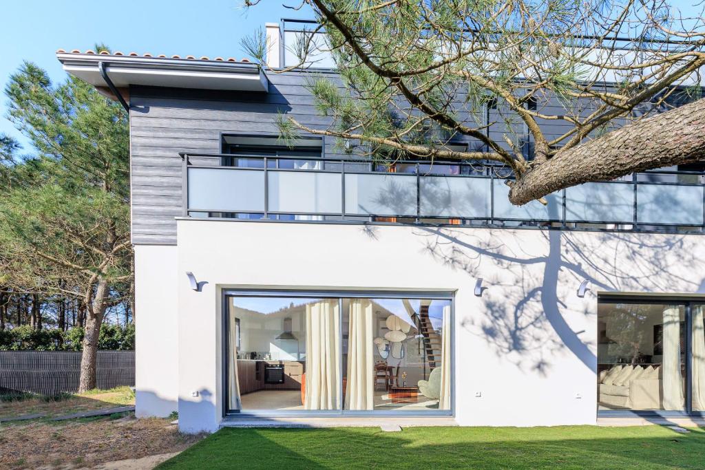 Tòa nhà nơi nhà nghỉ dưỡng tọa lạc