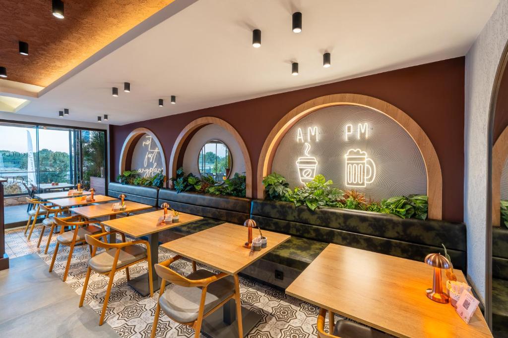 امکانات Echinus Lara Hotel - تصویر ۴
