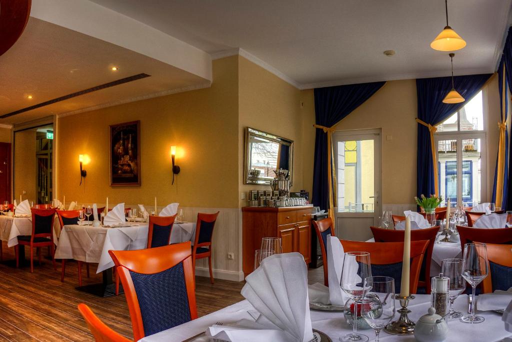 Restaurace v ubytování KurparkHotel Warnemünde