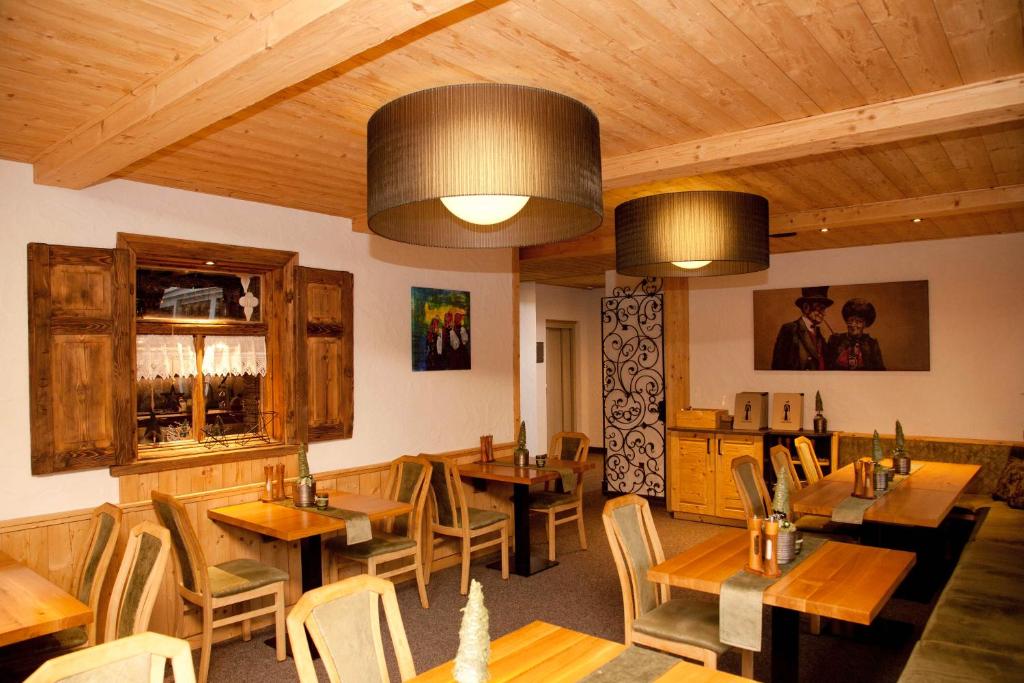 Posezení v ubytování Hotel Die Montafonerin
