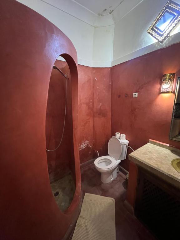Koupelna v ubytování Riad La Perla Bianca