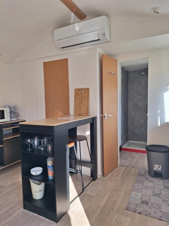 Photo de la galerie de l'établissement Mobil-home cosy a la ferme, à Favalello