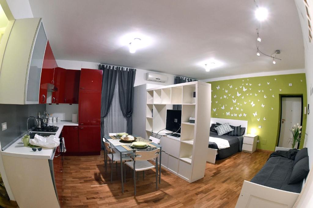 mały apartament z kuchnią i sypialnią w obiekcie Jubilee 1 w Rzymie