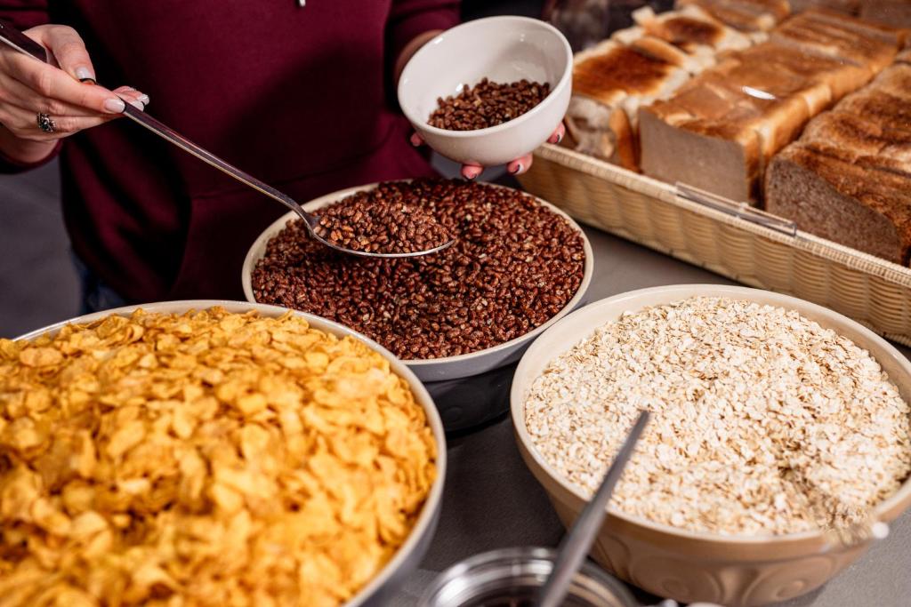 Makanan di atau berdekatan asrama