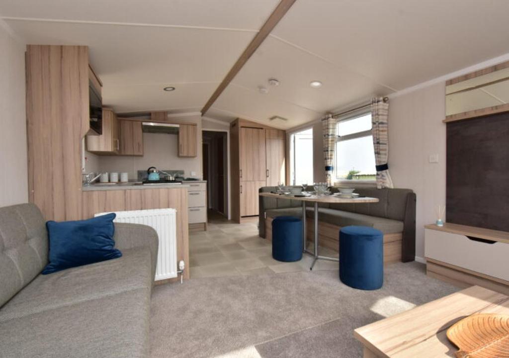 Coed Helen Holiday Park - Caravane