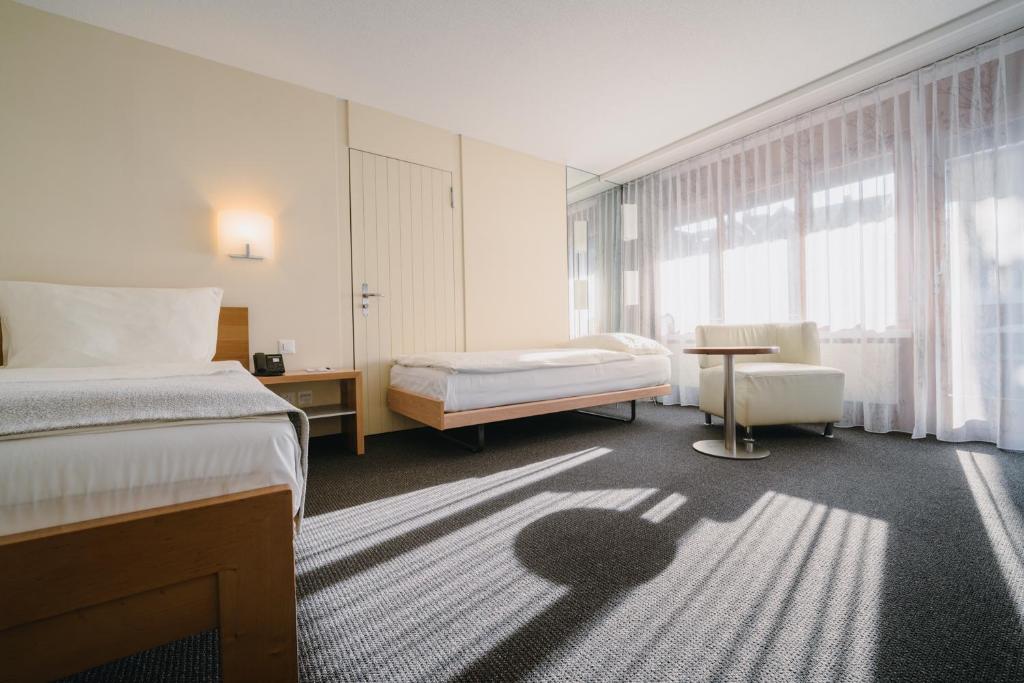 Solbadhotel Sigriswil - Sala De Família Com Varanda