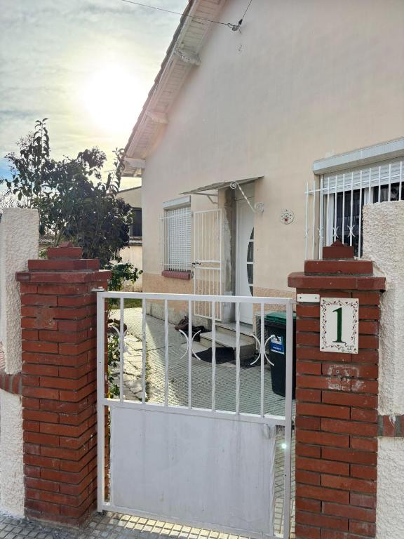 Photo de la galerie de l'établissement Charmante Maison avec Jardin Proche du Centre de Perpignan, à Perpignan