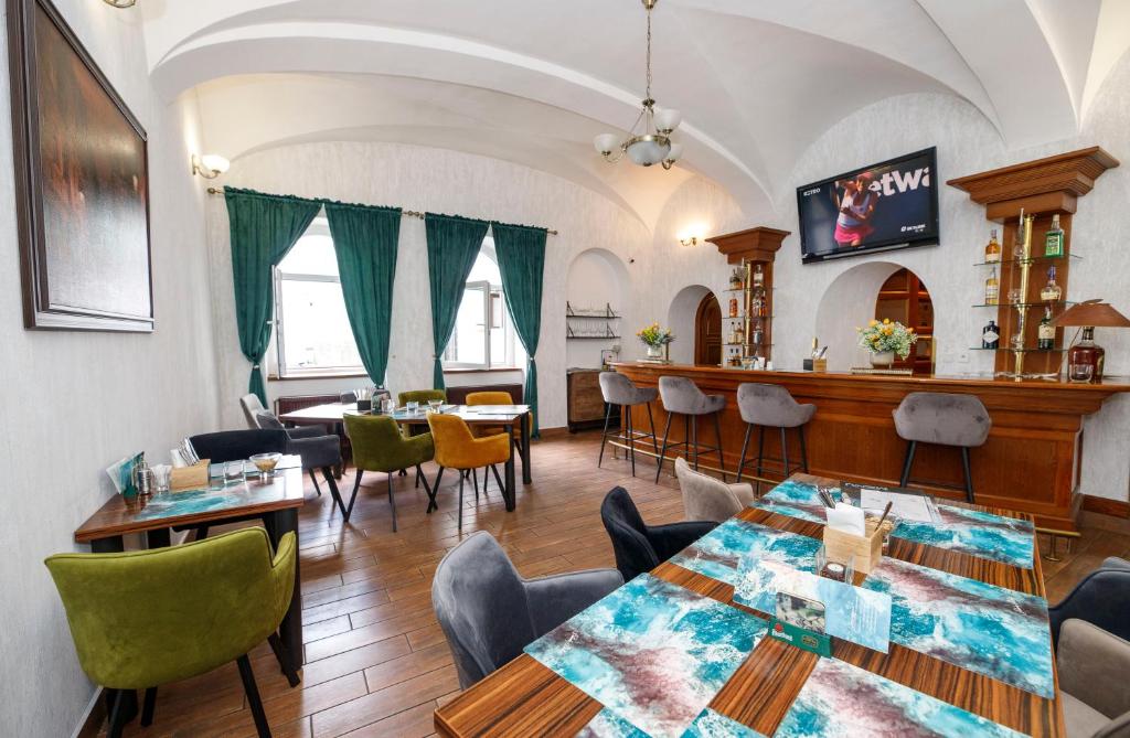 Telewizja i/lub zestaw kina domowego w obiekcie Hotel Radnice