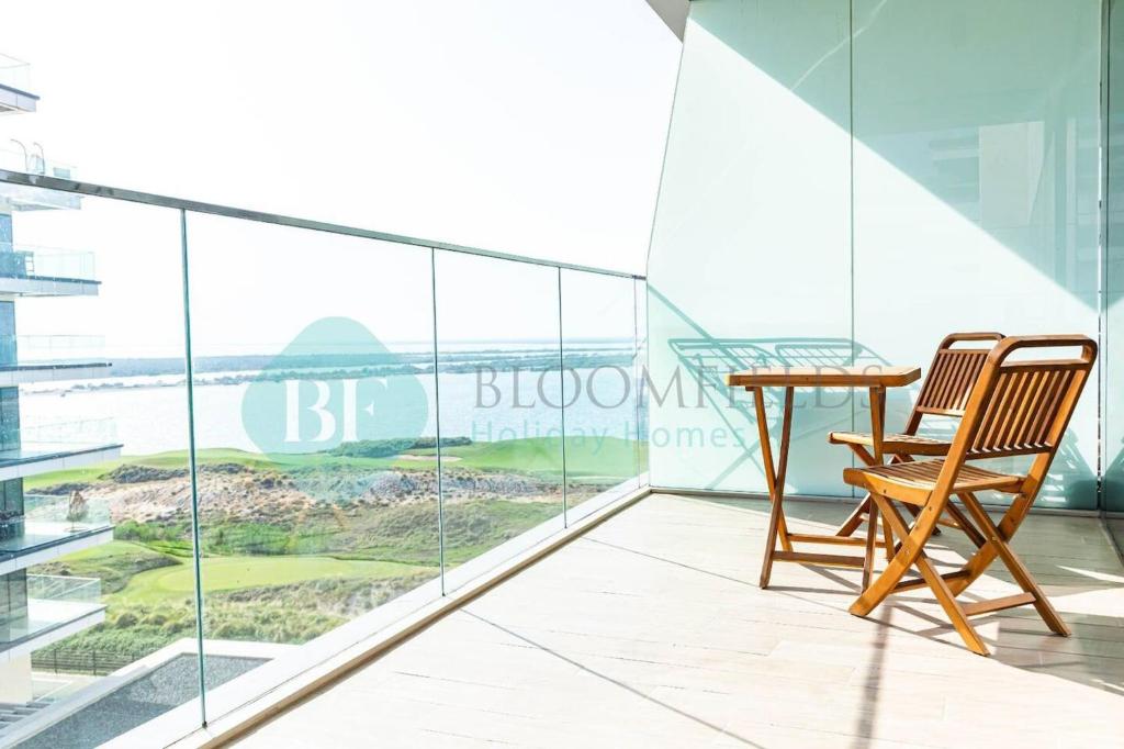ระเบียงหรือลานระเบียงของ Bloomfields Mayan 3br Beach Access Yas Island