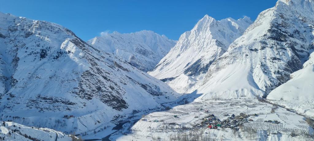 Beyond Rohtang - Housity