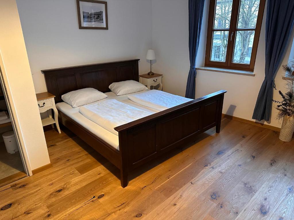 Postel nebo postele na pokoji v ubytování Gasthof Zur Post