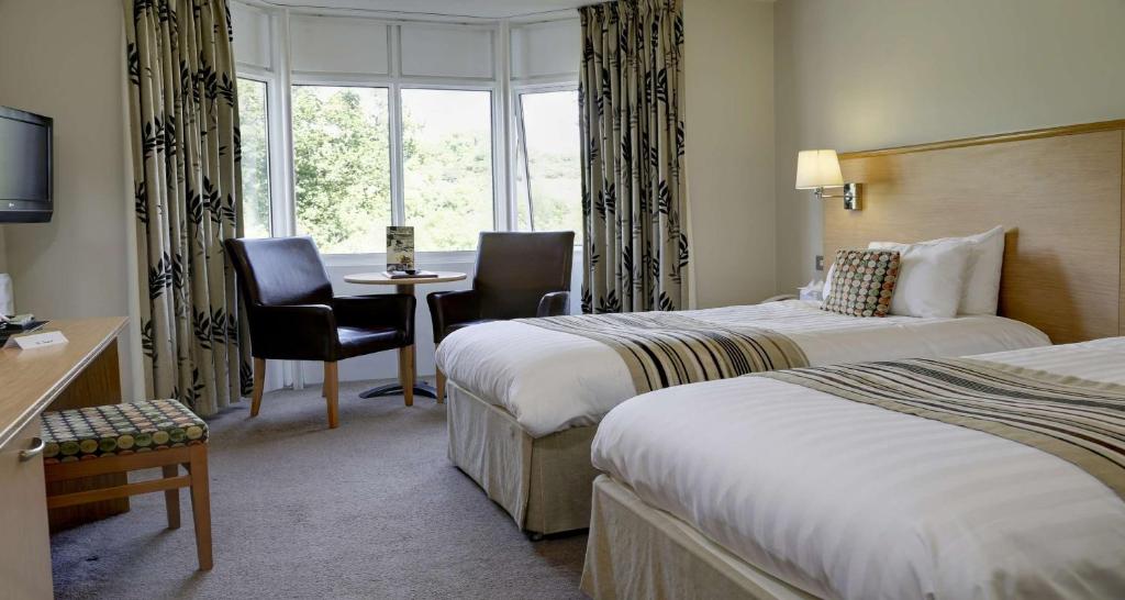Postel nebo postele na pokoji v ubytování Best Western The Dartmouth Hotel, Golf & Spa
