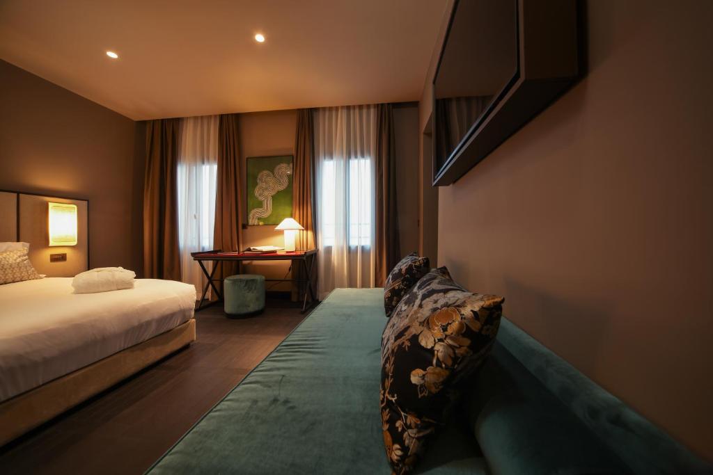 U-Visionary Venezia Hotel - 9