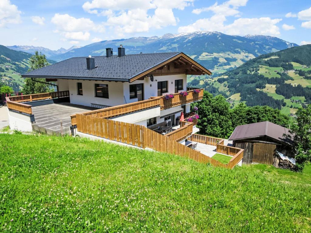 Výhľad na hory alebo výhľad na hory priamo z apartmánu