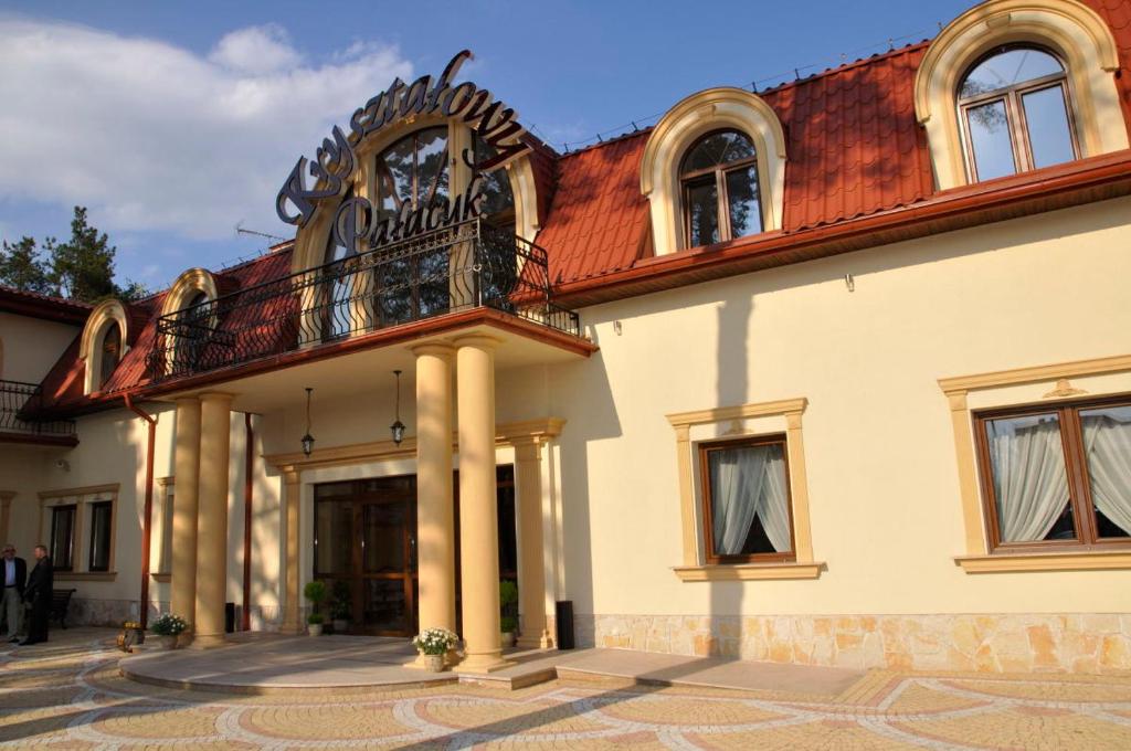 Budova, kde se penzion – hostinec nachází