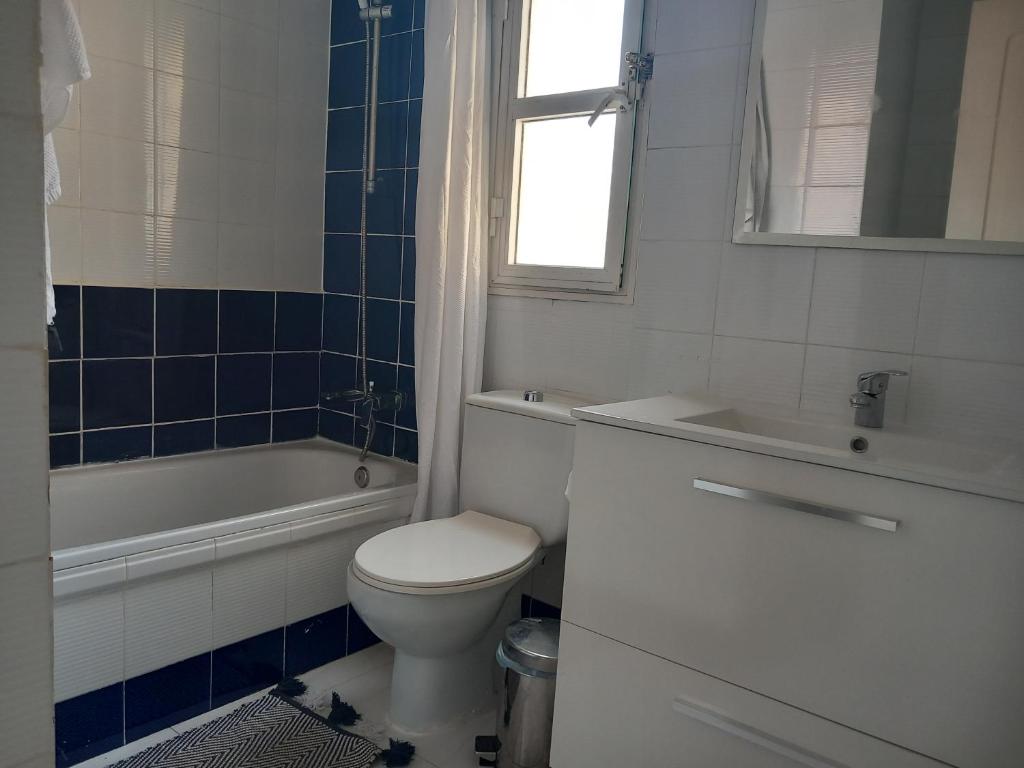 A bathroom at Castillo Mar