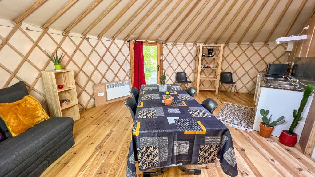 Kuchyň nebo kuchyňský kout v ubytování Au bois de Mars