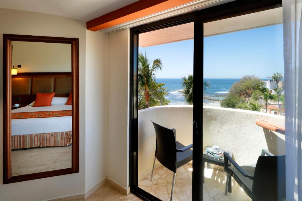 Postel nebo postele na pokoji v ubytování Grand Palladium Vallarta Resort & Spa - All Inclusive