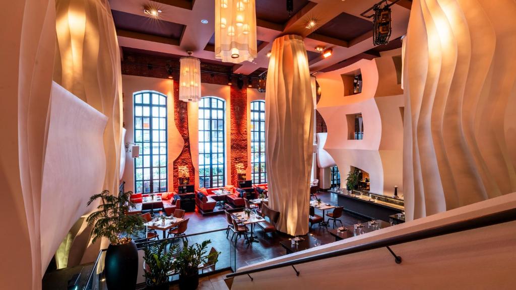 Posezení v ubytování east Hotel Hamburg