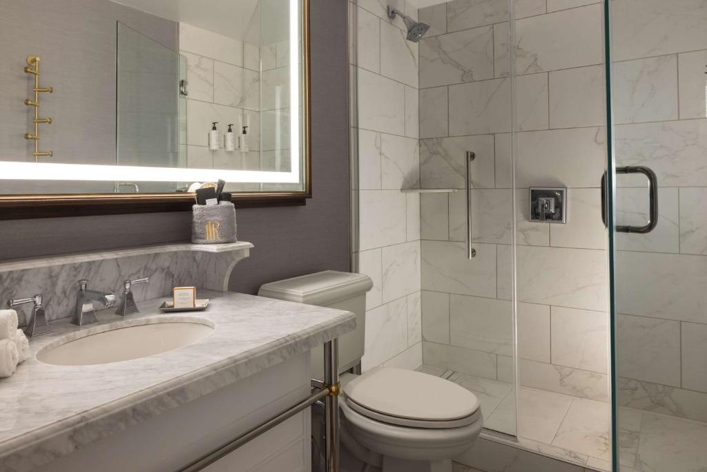 Hotel Roanoke & Conference Center, Curio Collection by Hilton - Kral Oda