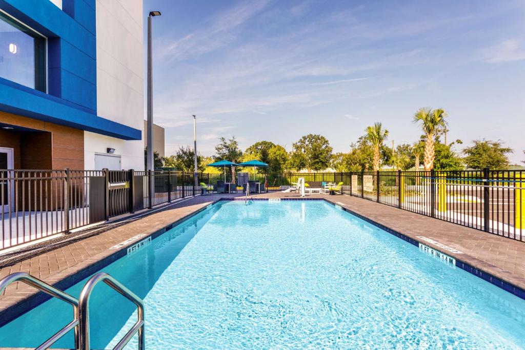 Bazén v ubytování Hampton Inn By Hilton Ocoee Orlando nebo v jeho okolí