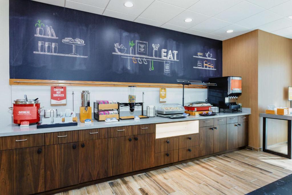 Příslušenství pro přípravu čaje a kávy v ubytování Hampton Inn By Hilton Ocoee Orlando