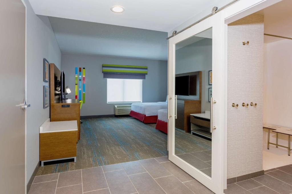 Postel nebo postele na pokoji v ubytování Hampton Inn By Hilton Ocoee Orlando
