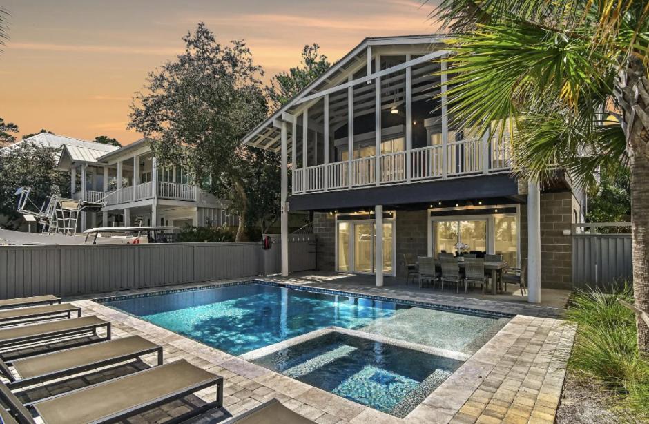 Πισίνα στο ή κοντά στο Available for Season! Sand Castle at Seagrove Beach