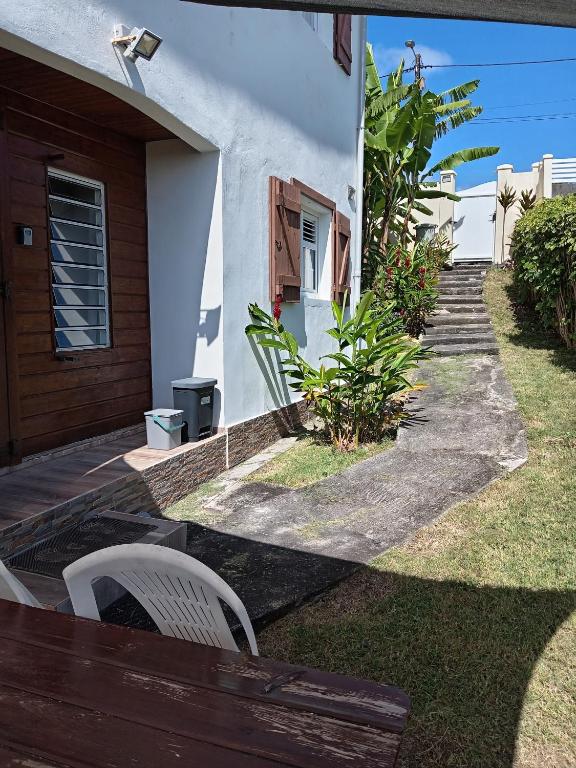Zahrada ubytování Villa Le Gommier, Meublé de tourisme 3 étoiles