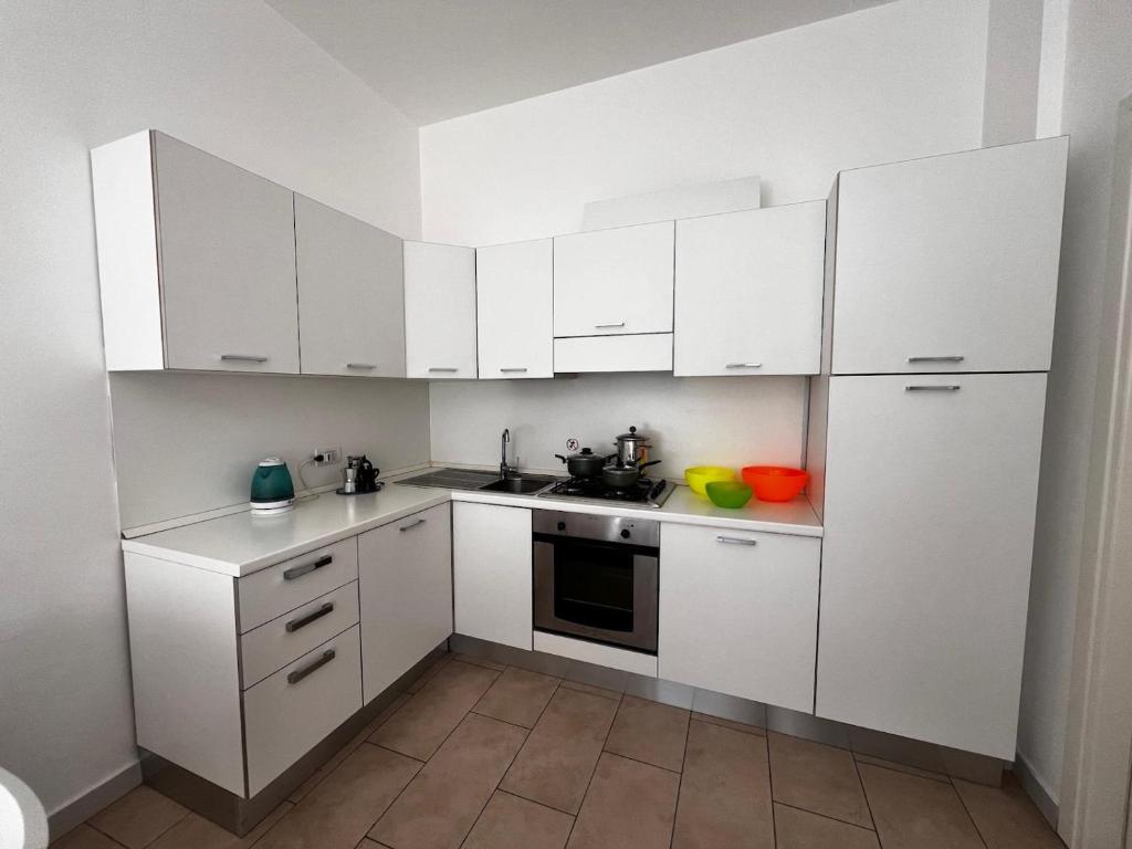 A cozinha ou cozinha compacta de Alla Scala colorata