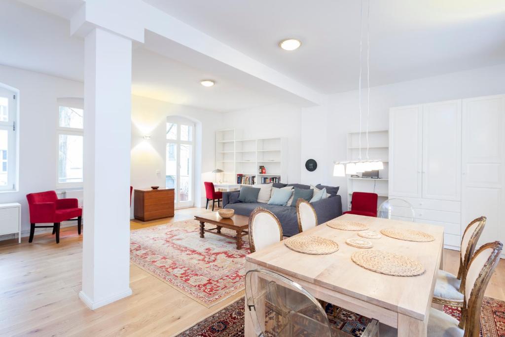 Lofty Torstr Apartments, 4 unique units from 1-3 bedrooms in Mitte, ideal for families & groups, from 2 up to 8 Guests - 1