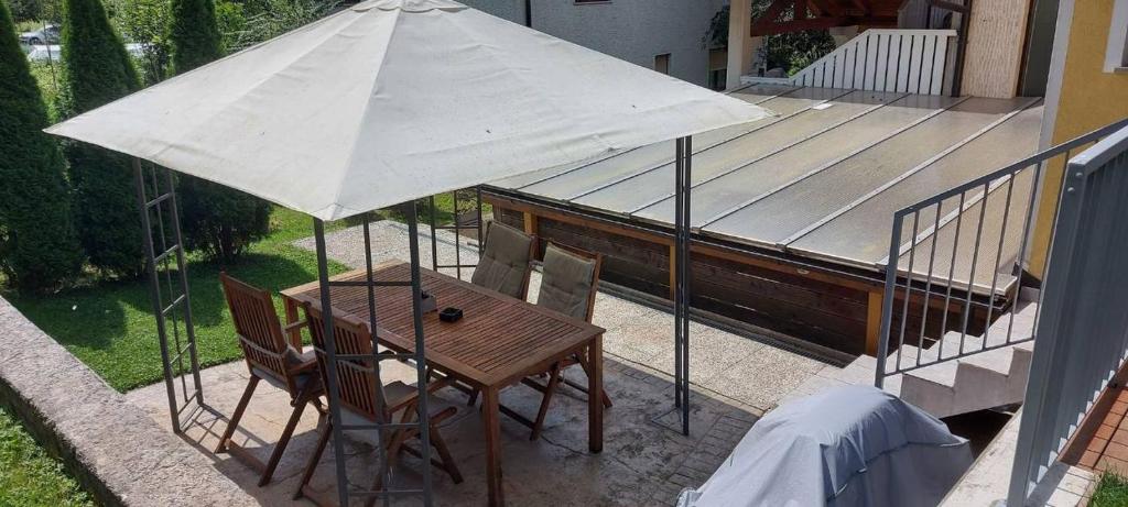 Patio nebo venkovní prostory v ubytování Apartment Kanalec