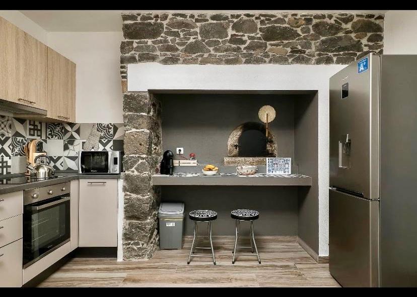 Kuchyň nebo kuchyňský kout v ubytování Casa Tiana Madeira