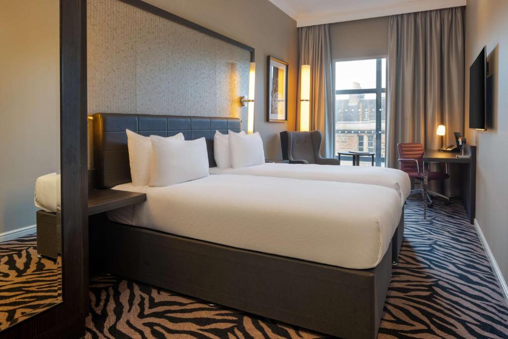 
Twin Guest Room with two Single Beds
