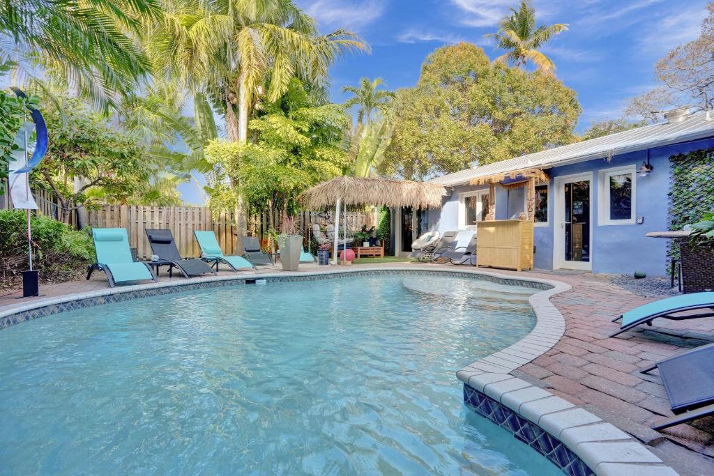 Πισίνα στο ή κοντά στο Kiki 2 - Men's Clothing optional Guest Houses