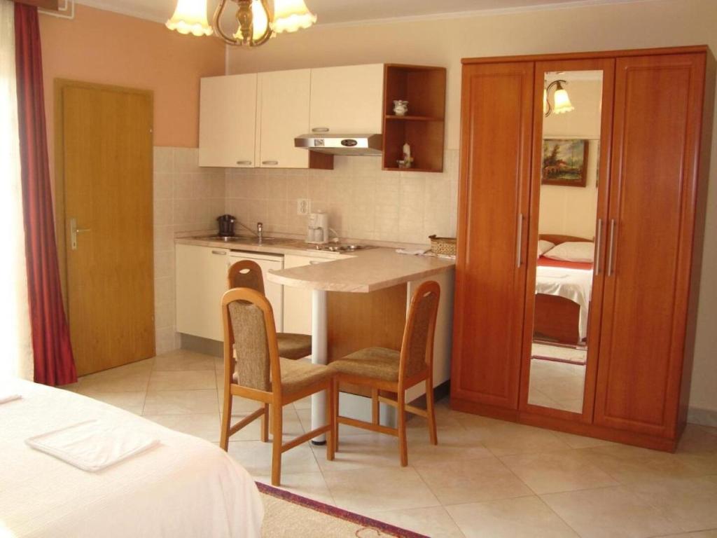 Kuchyňa alebo kuchynka v ubytovaní Apartment Marie