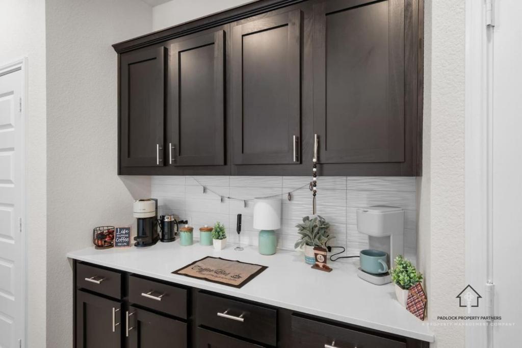 Una cocina o kitchenette en New Build in Prime Location Close to UNT TWU and DT Denton