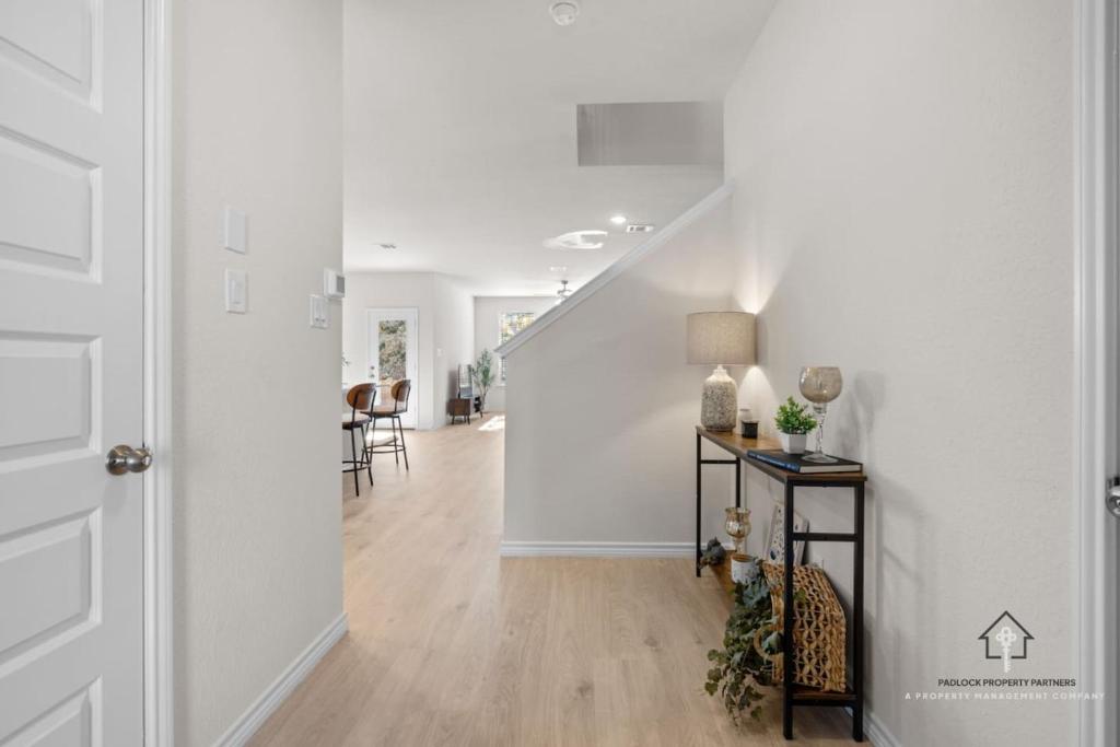 Foto de la galería de New Build in Prime Location Close to UNT TWU and DT Denton en Denton