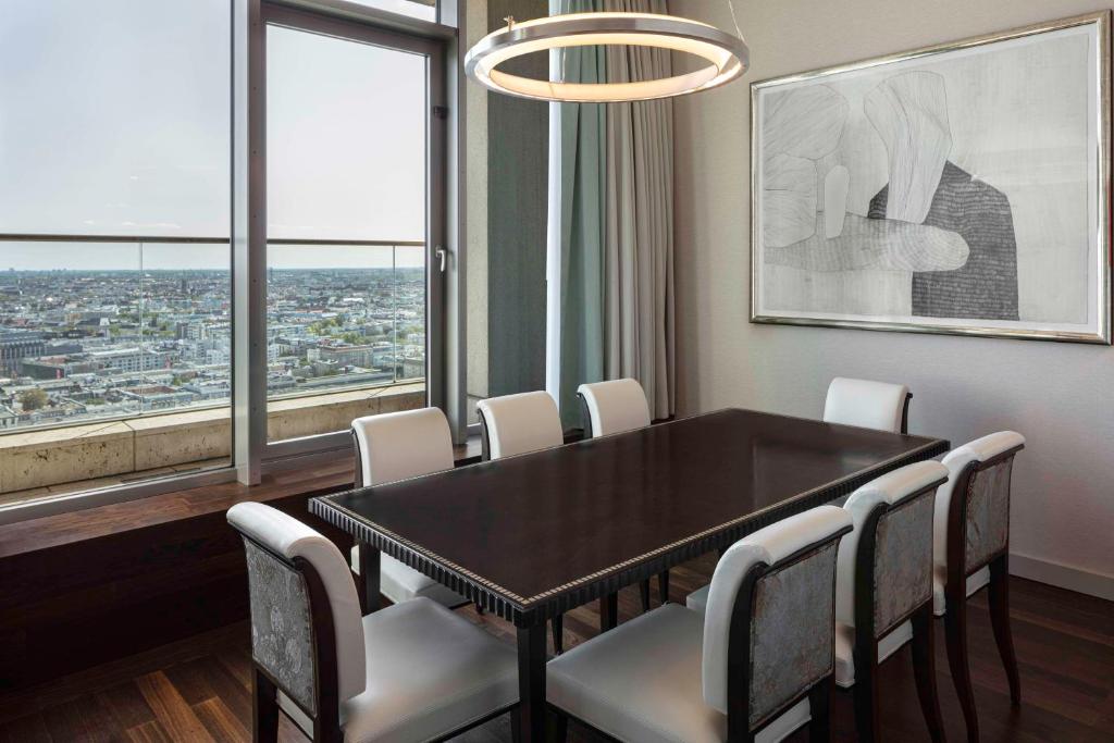 Waldorf Astoria Berlin - Resim 37