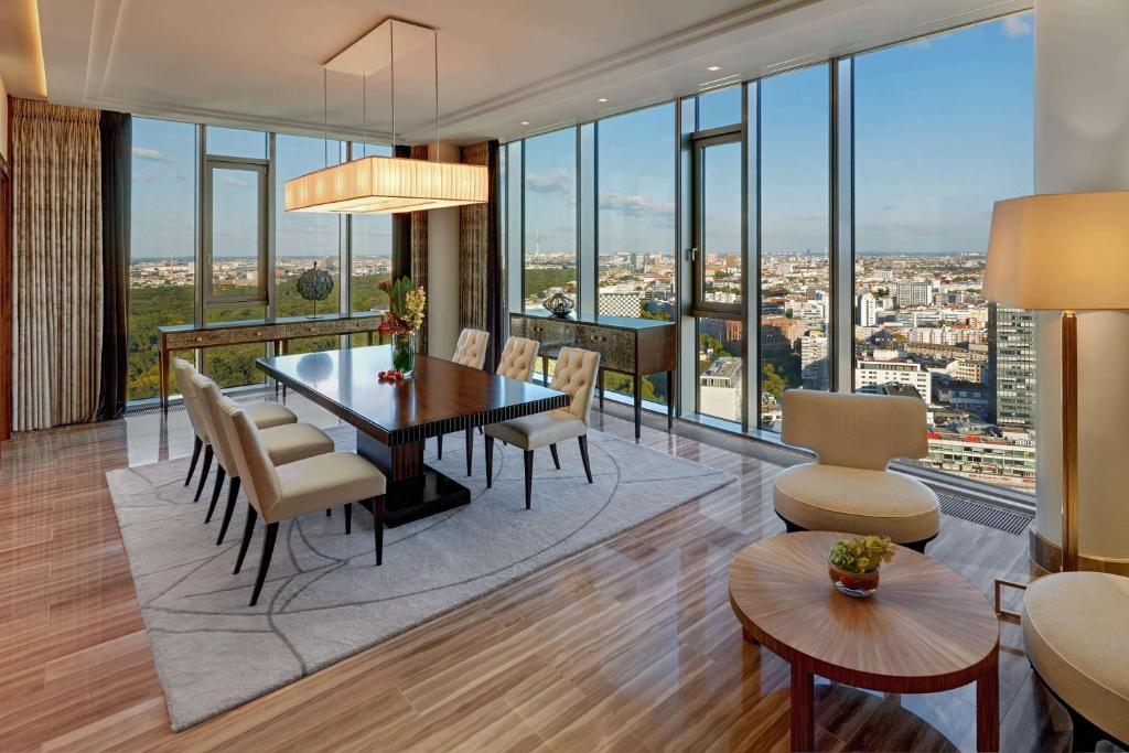 Waldorf Astoria Berlin - Resim 44