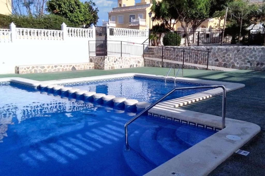 Bazén v ubytování Sunny house in Santa Pola, shared pool nebo v jeho okolí