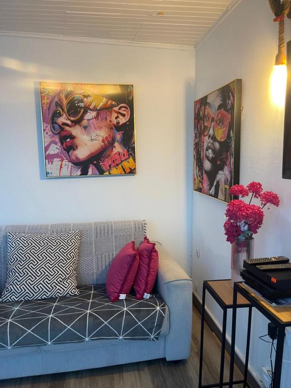 Posezení v ubytování PENTHOUSE 10 MIN port croisière et aéroport