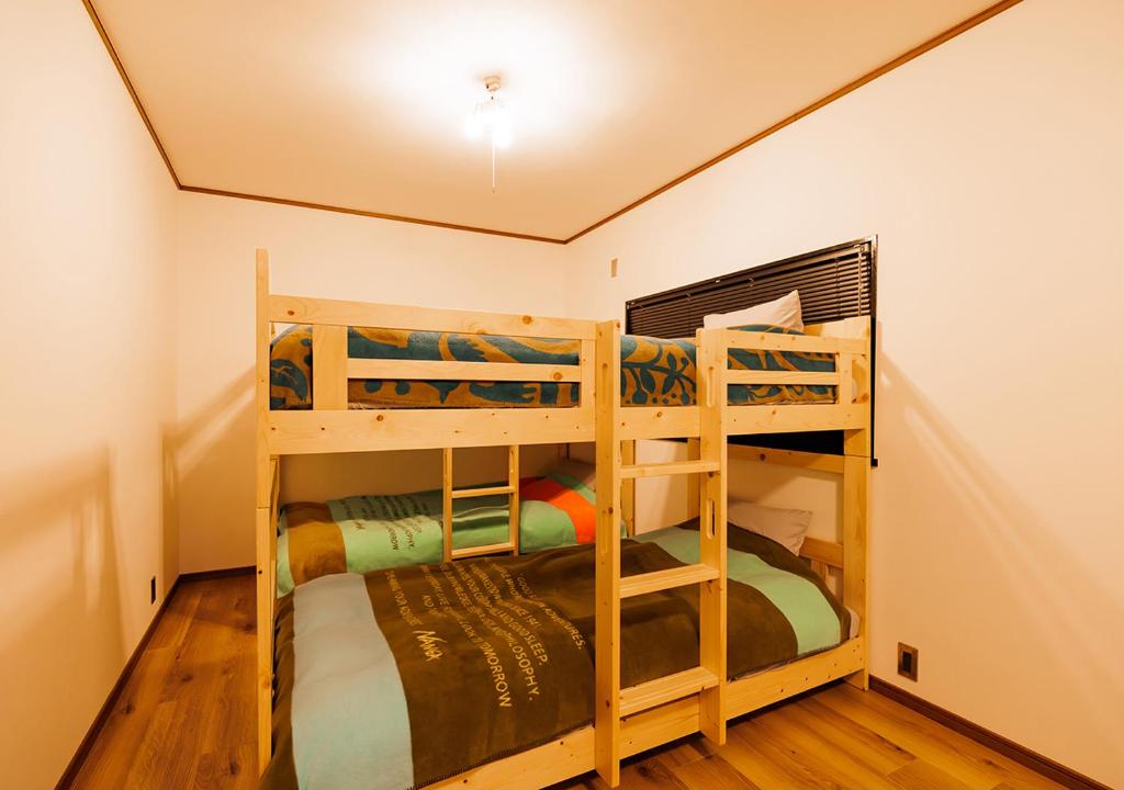 Palanda nebo palandy na pokoji v ubytování HirakataBase