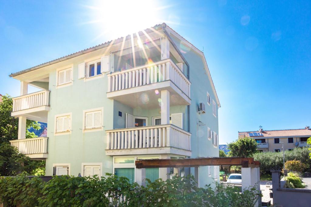 Apartments with parking space Baska, Krk - 23726