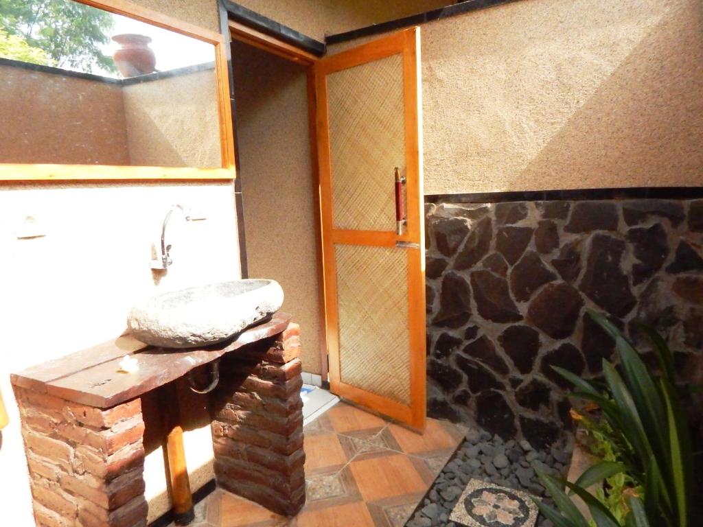 Fotografie z fotogalerie ubytování Yuda Menjangan Homestay v destinaci Banyuwedang