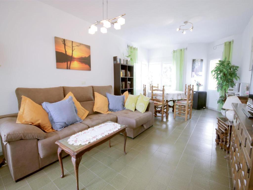 A seating area at Apartment Montañar