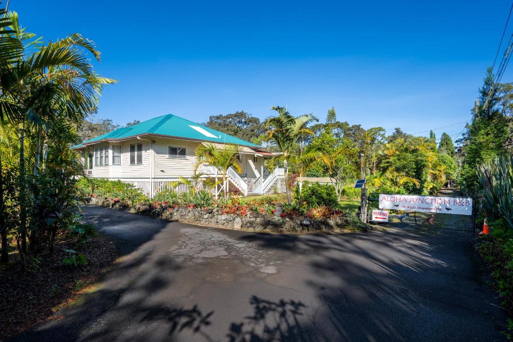 Zahrada ubytování Aloha Junction Bed and Breakfast -Minutes away from Hawaii Volcanoes National Park